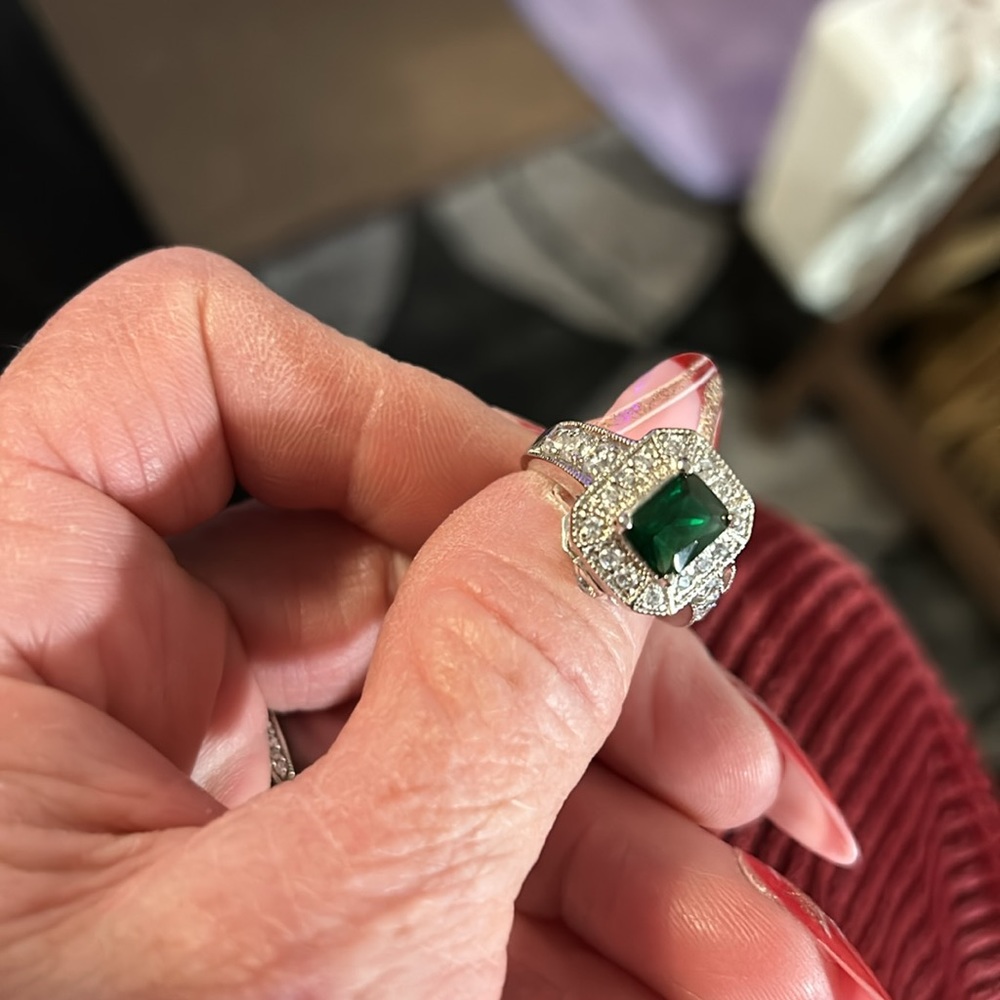 Ring - Picture 3 of 5